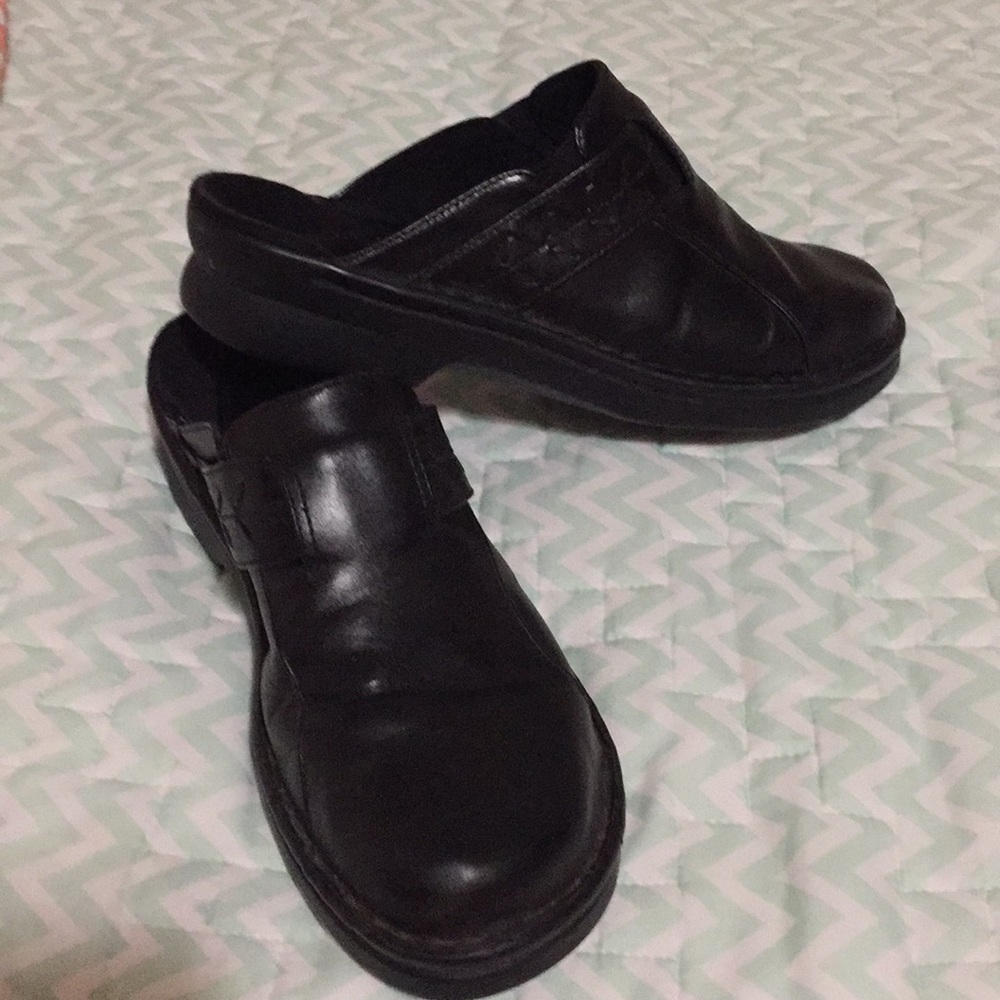 Clarks Clogs